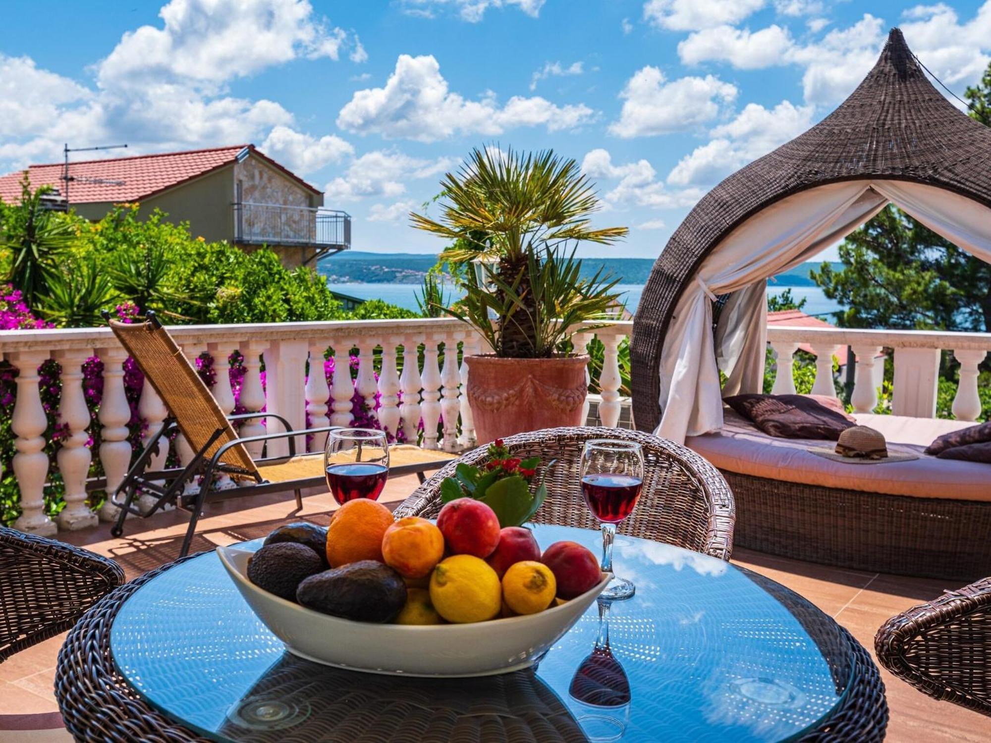 Beautiful Holiday Home With Private Pool, Nice Garden With Relax Area, Taverne Maslenica Exteriör bild